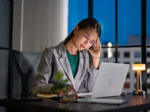 czy pracodawca może zmusić pracownika do nadgodzin